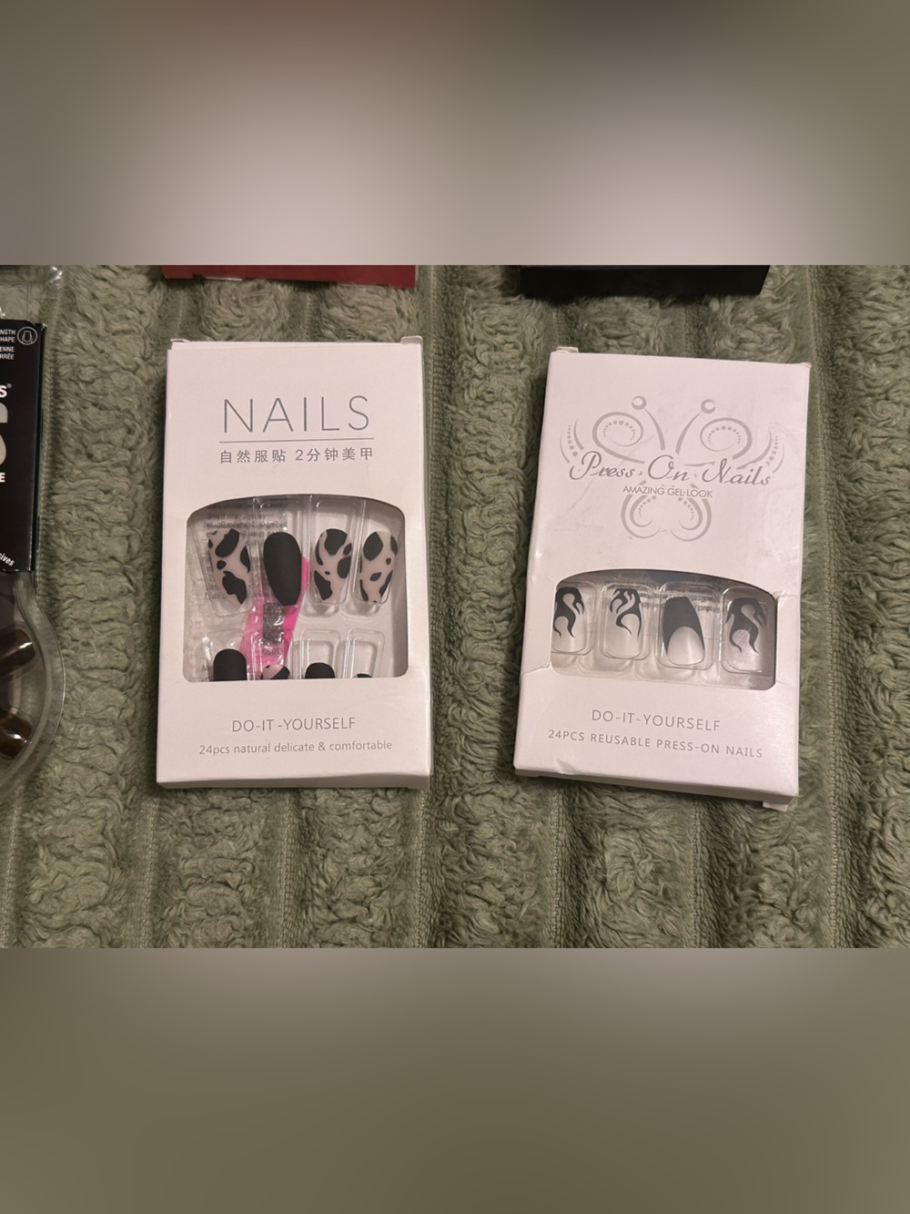 Press-On Nails Bundle - Picture 2 of 5